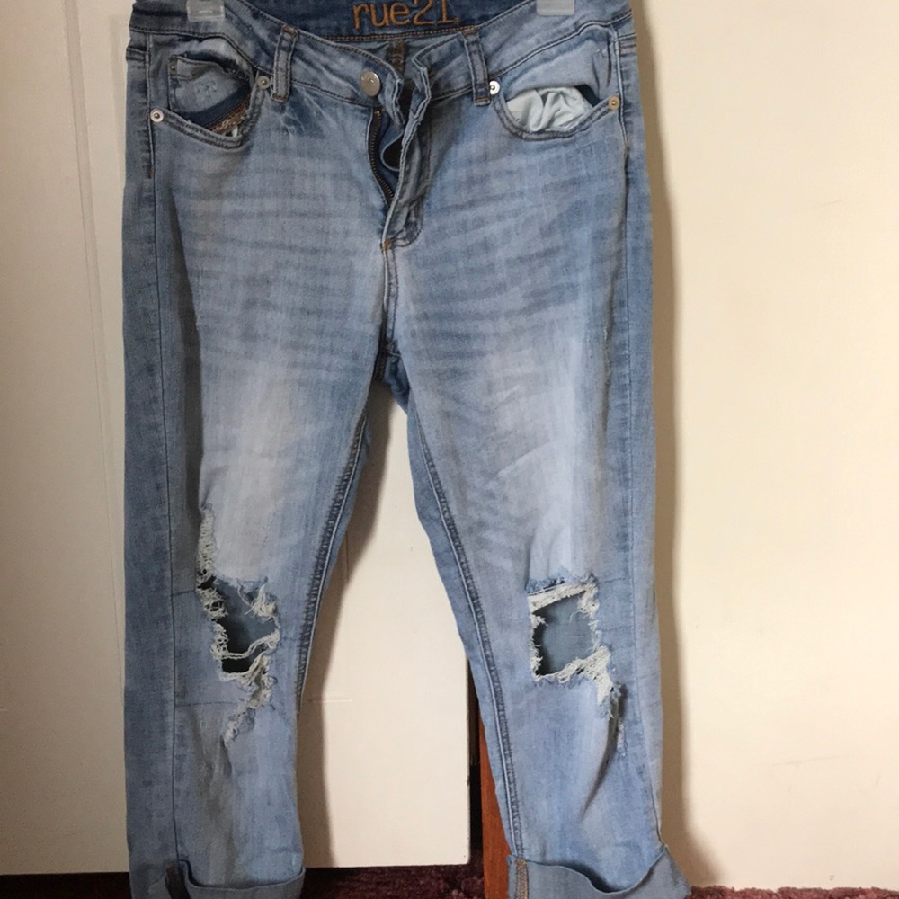 Jeans with holes